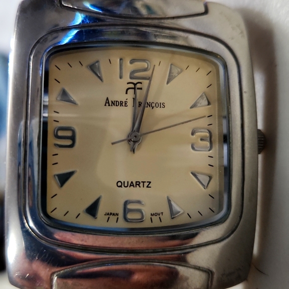 Vintage Andre Francois yellow and white bangle watch ⌚️ works! - Picture 3 of 13